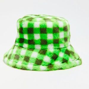 NWT UO Knox Faux Fur Bucket Hat